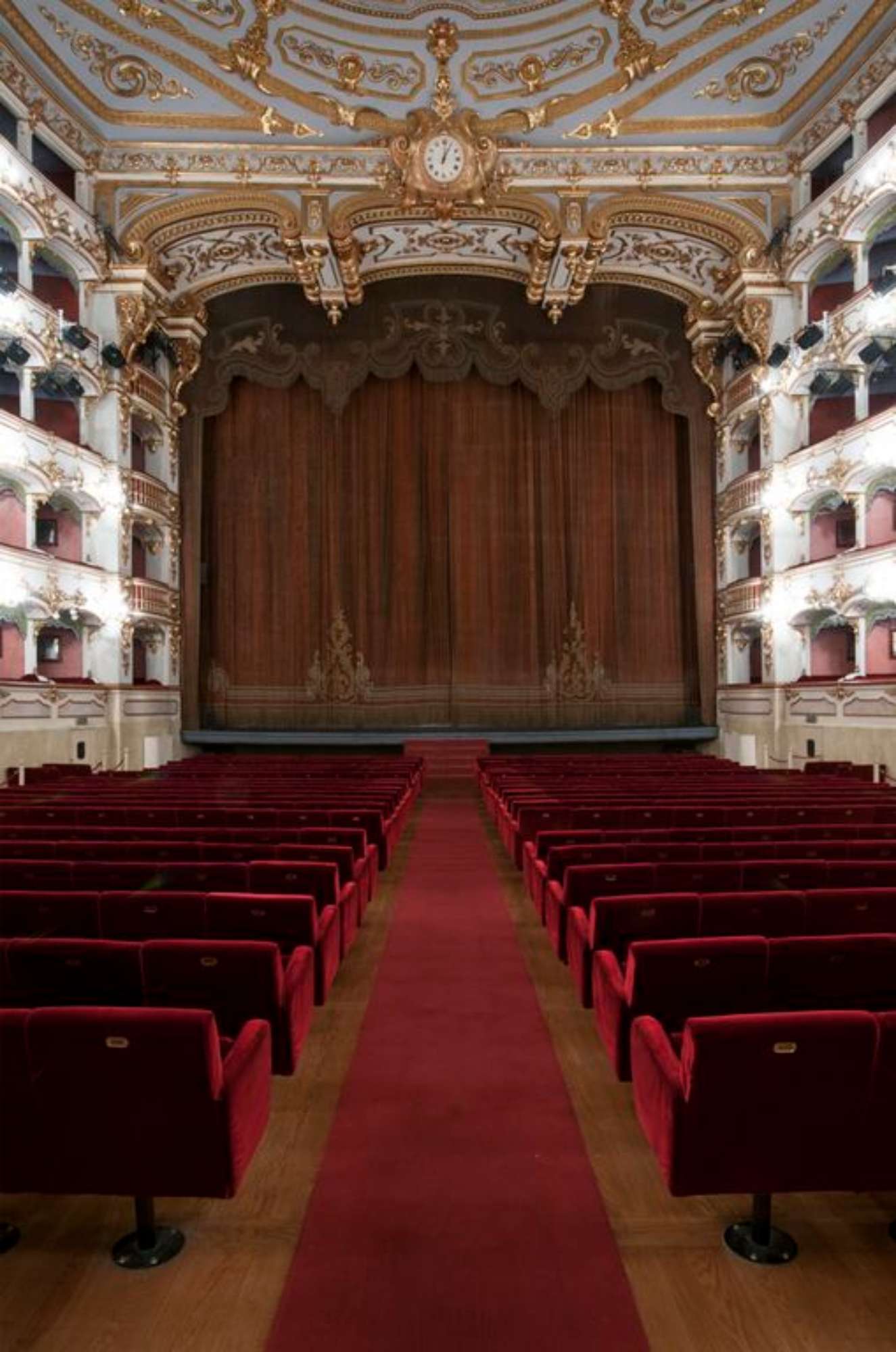 Piacenza, Teatro Municipale, vista sul palco (foto Andrea Scardova, IBC) 2016